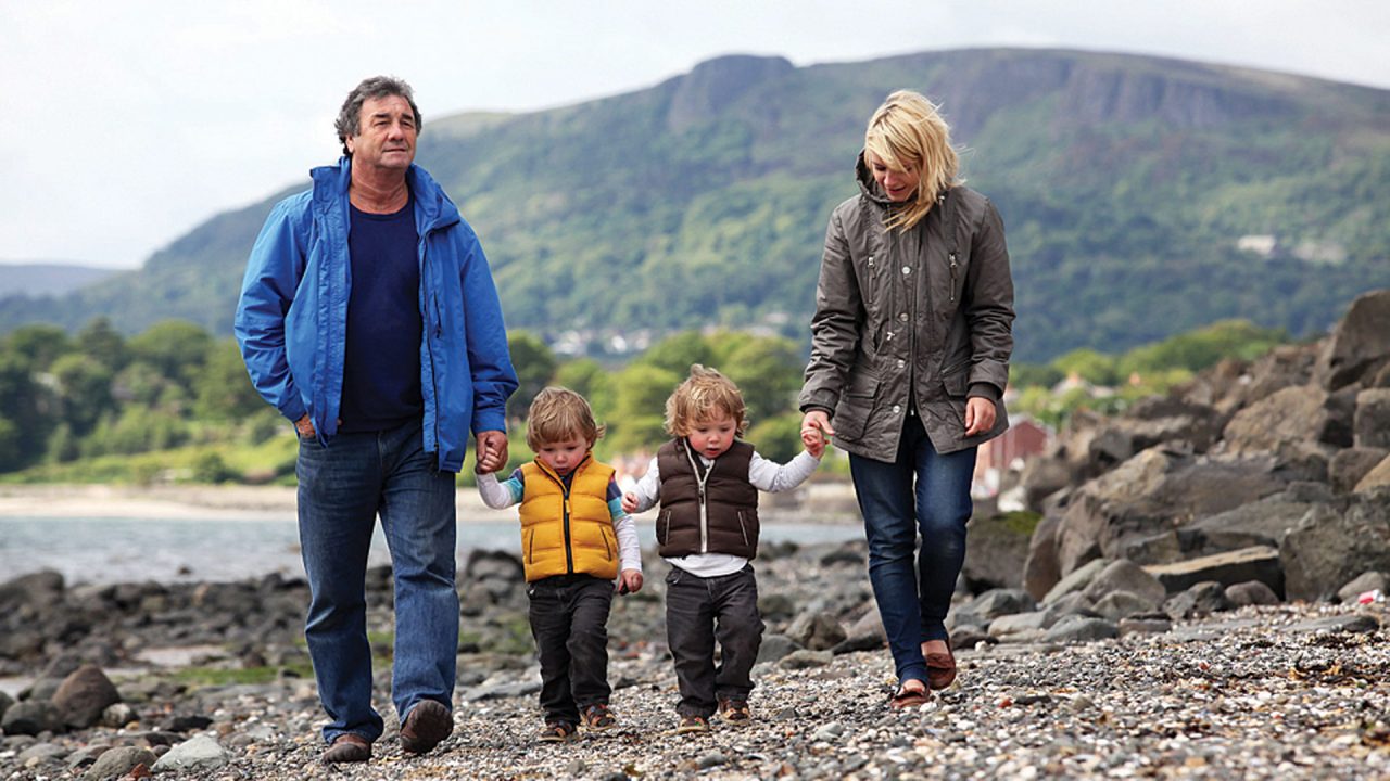 Jordanstown Lough Shore Park Family Walking