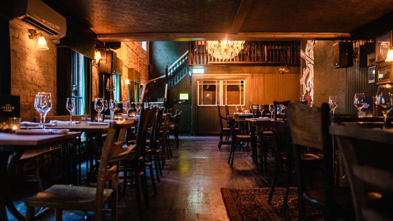 Whites Tavern and Oyster Rooms5