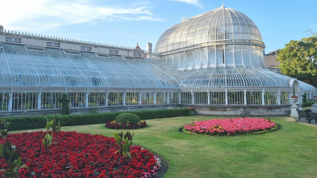 Step into spring botanic (1)