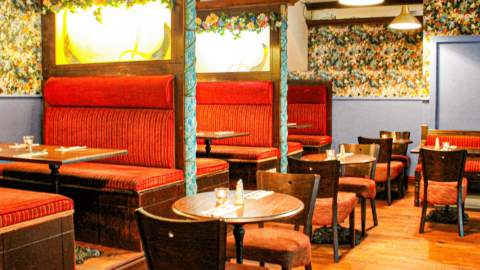 queen cafe (1) (1)