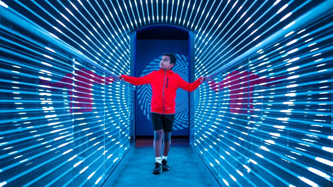 Bright Sparks is W5’s unique and exciting week long summer camp for inquisitive young minds aged 8 to 11