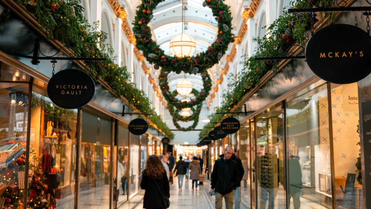queen's arcade christmas (1)