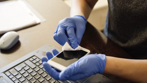 clean phone